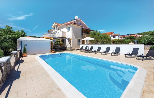 A la foto es mostra l'objecte Pletkovic Apartments situat a la ciutat de Tribunj.