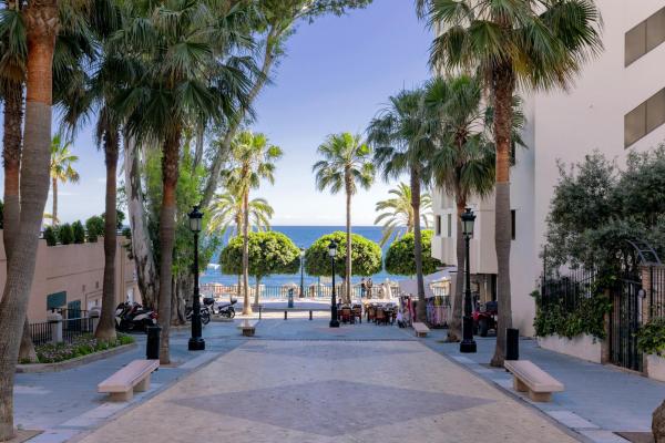 A la foto es mostra l'objecte OH Urban Suites situat a la ciutat de Marbella.