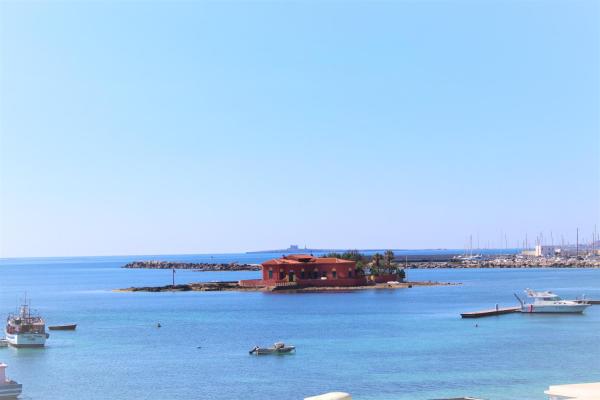 På billedet ses objektet TOREMARE SUITE MARZAMEMI beliggende i byen Marzamemi.