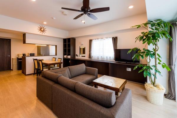 A la foto es mostra l'objecte MINATO Chatan Seaside Condominium situat a la ciutat de Chatan.