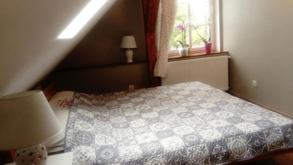 Na fotografii je vidět objekt Apartament Wrzos nacházející se ve městě Ryn.