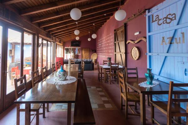写真にはLos Molinos de Ocón市にあるLa Casa Azulが写っています。