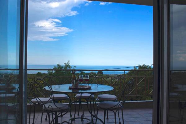 A la foto es mostra l'objecte Luxurious Apartment With Sea & Mountain View situat a la ciutat de Litóchoron.