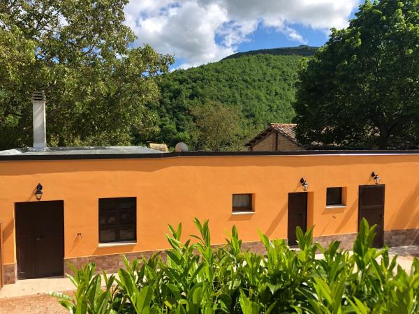 Na fotografii je vidět objekt B&B Ollyfarm nacházející se ve městě Fabriano.