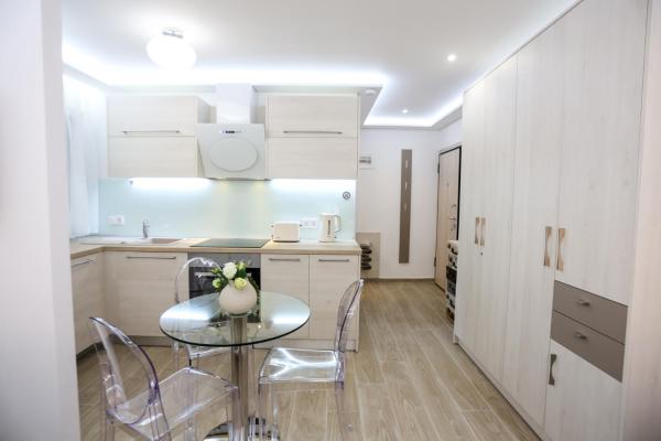 På billedet ses objektet Laura Lifestyle and White Tower beliggende i byen Thessaloniki.