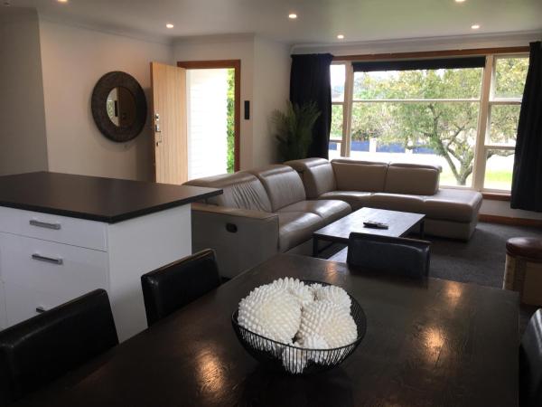 Zdjęcie 3: 3 & 4 Bedroom Holiday Houses Central Picton