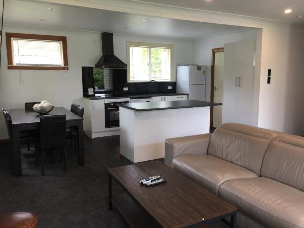 Zdjęcie 4: 3 & 4 Bedroom Holiday Houses Central Picton