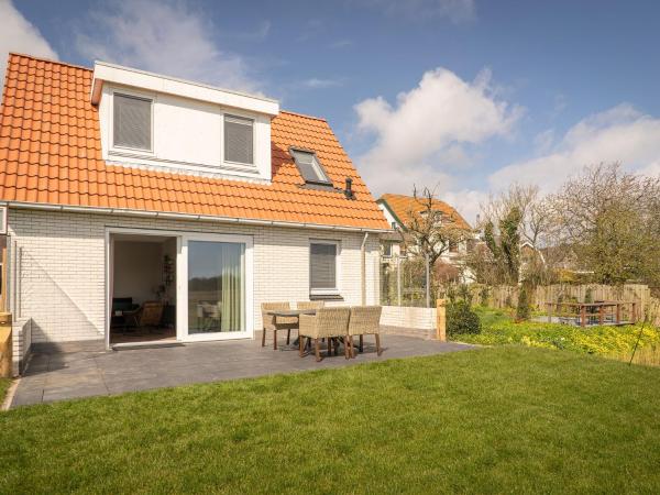 A la foto es mostra l'objecte Bungalow in Central De Cocksdorp situat a la ciutat de De Cocksdorp.