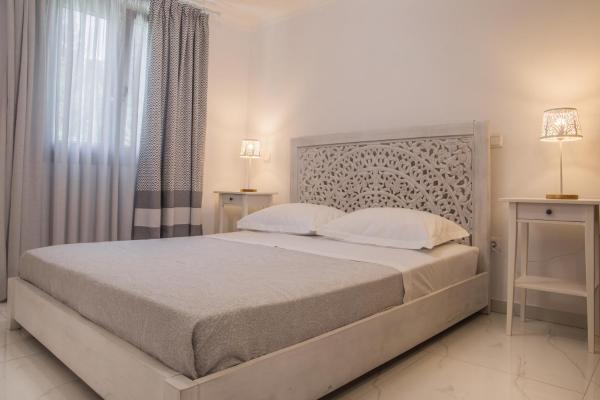 Small Paradise - Cyclades