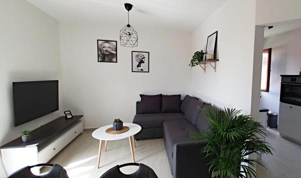 På billedet ses objektet Apartment Luna beliggende i byen Seget.