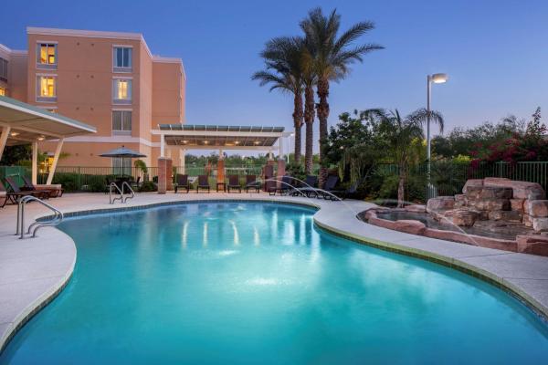 Na fotografii je vidět objekt Hyatt Place Phoenix/ Mesa nacházející se ve městě Mesa.