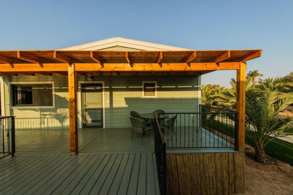 Kuva 8: Somewhere - Chalets in the Arava