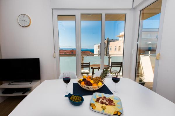 Blue Laguna With Seaview - Podstrana