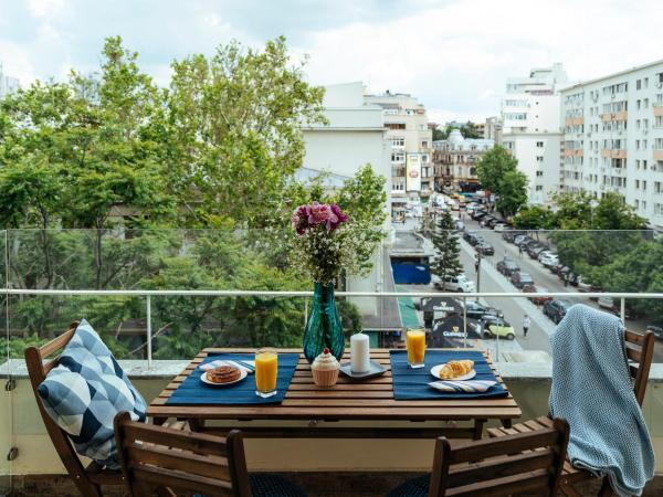 A la foto es mostra l'objecte Bright and Spacious Central Apartment- Piata Amzei situat a la ciutat de Bucarest.