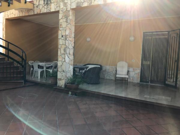 A la foto es mostra l'objecte Villa Smeraldo blu situat a la ciutat de Torre Lapillo.