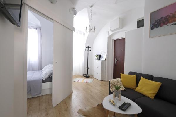 A la foto es mostra l'objecte Stone gate situat a la ciutat de Zagreb.