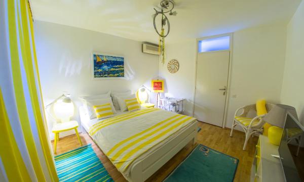 A la foto es mostra l'objecte Yellow Lily Mostar Apartman situat a la ciutat de Mostar.