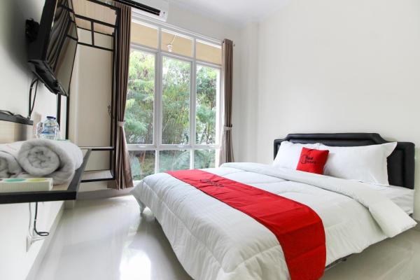 Na fotografii je vidět objekt RedDoorz near Jogja City Mall 3 nacházející se ve městě Sleman.