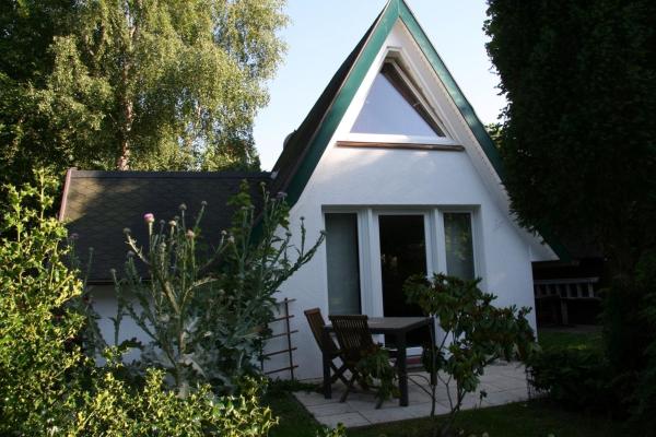 Na zdjęciu widoczny jest obiekt Strandstübchen położony w mieście Zingst.