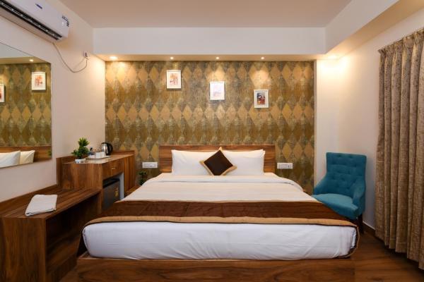 The photo shows the Kensington Suites located in the city of Bengaluru.