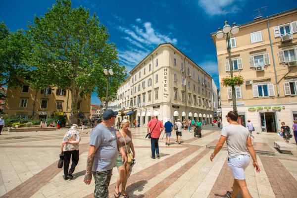 Na foto é possível ver o objeto Hostel Kosy localizado na cidade de Rijeka.