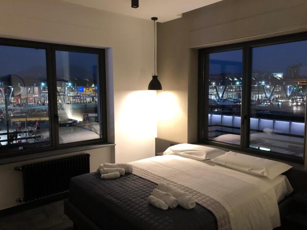 Na foto é possível ver o objeto napoliurbansuite localizado na cidade de Naples.