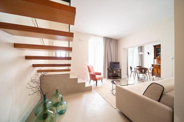 Na fotografii je vidět objekt Apartamentos Habitavit en Cáceres nacházející se ve městě Cáceres.