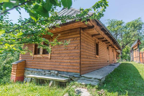 Na zdjęciu widoczny jest obiekt Садиба над потоком położony w mieście Turitsa.