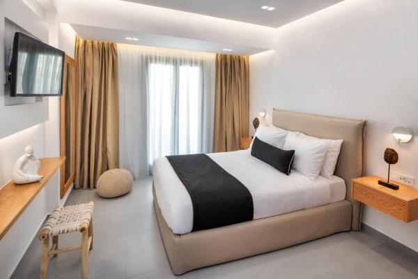 A la foto es mostra l'objecte Harmony Suites situat a la ciutat de Fira.