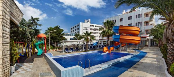 På billedet ses objektet Hotel Billurcu beliggende i byen Ayvalık.