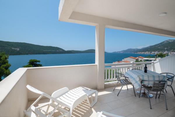På bildet vises objektet Apartments Lavanda som ligger i byen Neum.