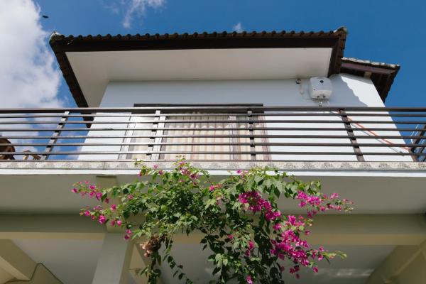 Foto 2: Pluto House