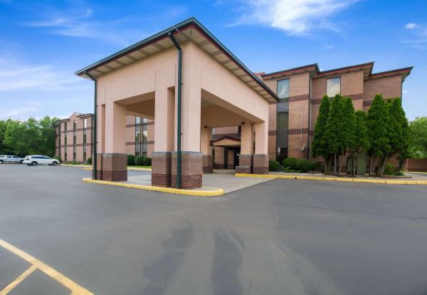 A la foto es mostra l'objecte Quality Inn & Suites Sellersburg - Louisville Area situat a la ciutat de Charlestown.