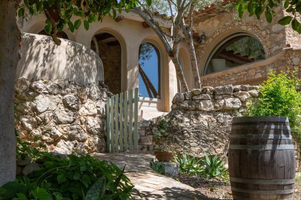 A la foto es mostra l'objecte Casa Olivo at Masia Nur Sitges, Adults only situat a la ciutat de Canyelles.