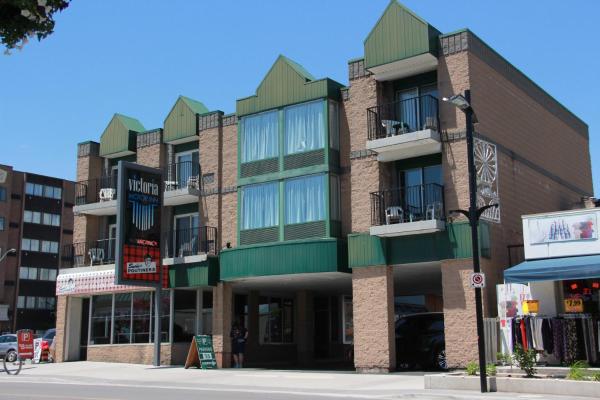 A la foto es mostra l'objecte Victoria Motor Inn situat a la ciutat de Niagara Falls.