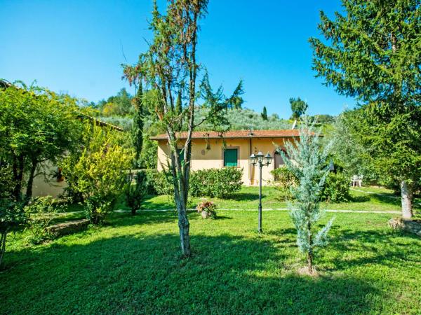 På bilden syns objektet Apartment Il Gelsomino by Interhome som ligger i staden La Collina.
