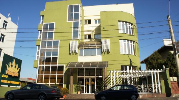 A la foto es mostra l'objecte Hotel Regat situat a la ciutat de Piteşti.