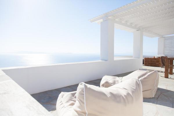 A la foto es mostra l'objecte Astarte Luxury Apartments situat a la ciutat de Artemon.