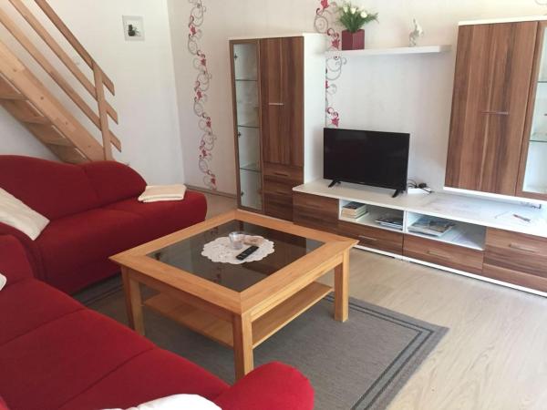 På billedet ses objektet Ferienwohnung bi Klatt tu Hus beliggende i byen Wremen.
