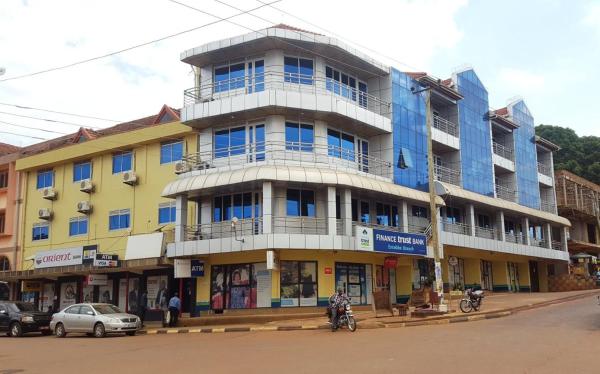 A la foto es mostra l'objecte Hotel Dot Com Entebbe situat a la ciutat de Entebbe.