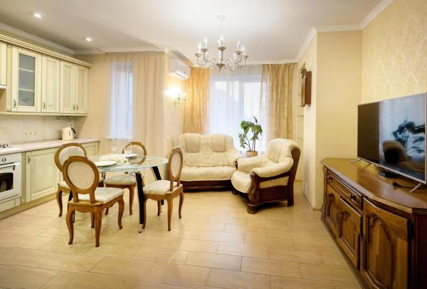 Auf dem Foto ist das Objekt Apart Reserve Sloboda Suite in der Stadt Berezovka zu sehen.
