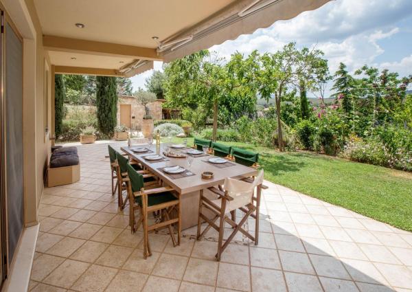 A la foto es mostra l'objecte Family Getaway in Marathon by GHH situat a la ciutat de Grammatiko.