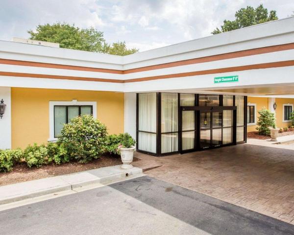 På billedet ses objektet Budgetel Inn & Suites Atlanta beliggende i byen Atlanta.