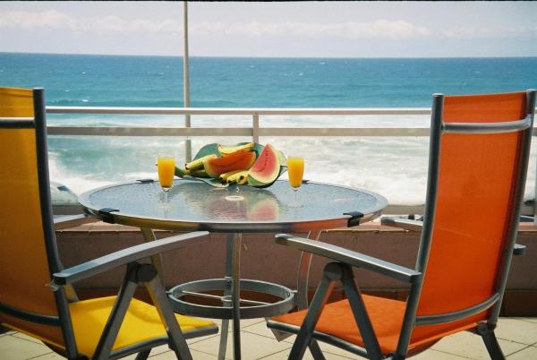 A la foto es mostra l'objecte LA CRETE SANDS NO 1 situat a la ciutat de Uvongo Beach.