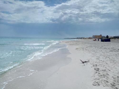 På bildet vises objektet mnakaa beach Appartement Rdc som ligger i byen Ksour Essaf.
