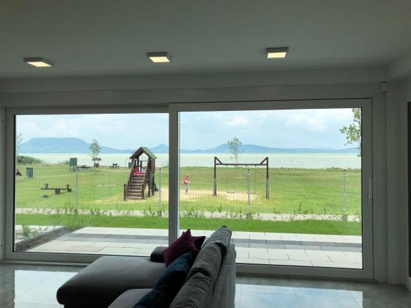 A la foto es mostra l'objecte Rezeda Apartman situat a la ciutat de Fonyód.