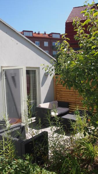 The photo shows the The Garden House located in the city of Lund.