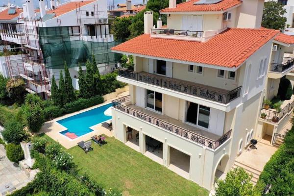 Na foto é possível ver o objeto Villa Domus Riviera localizado na cidade de Athens.