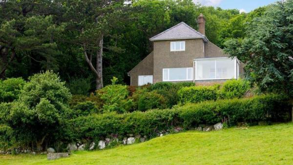 A la foto es mostra l'objecte Eryl cottage in Rowen situat a la ciutat de Rowen.