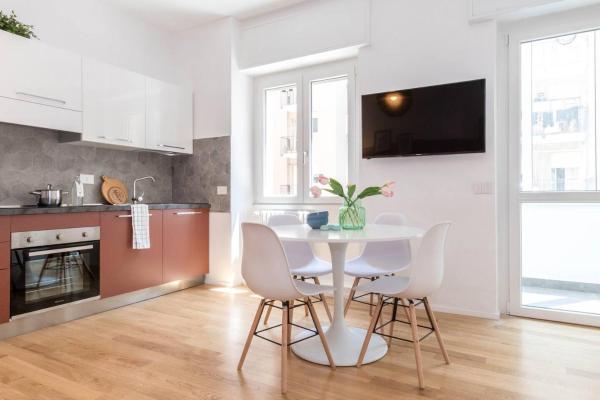 JOIVY Bright Apartment for 4 next to City Life, Milan